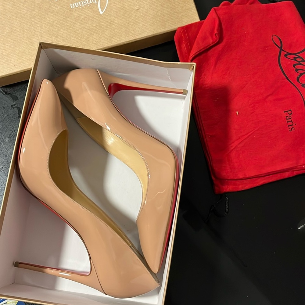 New in Box Pigalle Follies 100 Patent Leather Pumps